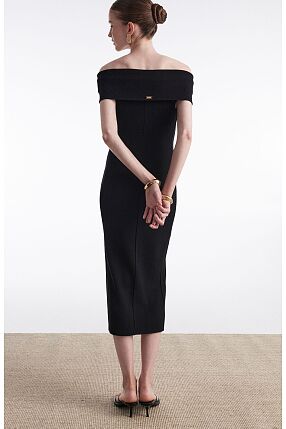 FINE LINE KNITTED DRESS