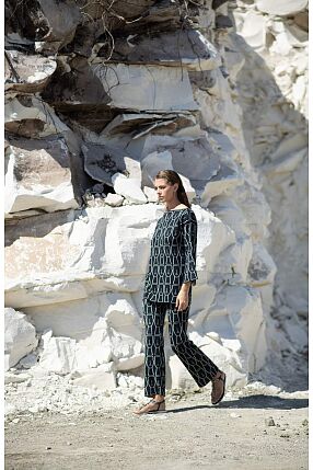 ABSTRACT PORTRAIT BLOUSE