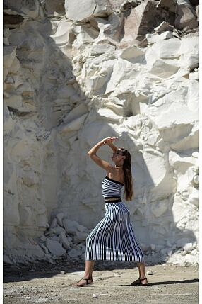 MONOCHROME WAVES MIDI DRESS