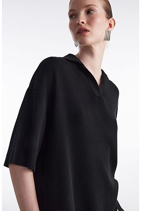 FINE LINE KNITTED POLO SHIRT