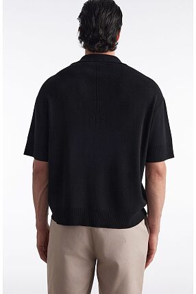 FINE LINE KNITTED POLO SHIRT