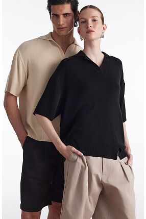 FINE LINE KNITTED POLO SHIRT