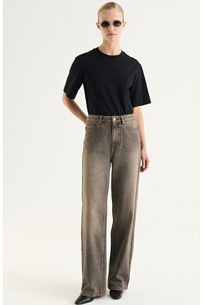 CHELSEY TEE