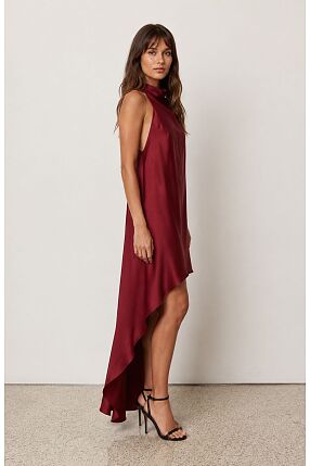 SLEEK ASYMMETRIC DRESS