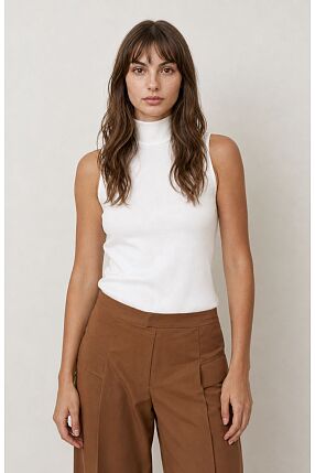 SLEEVELESS TURTLENECK
