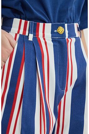 LION SHORTS