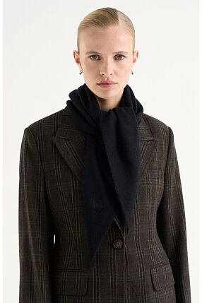 MAGGY KNITTED SCARF