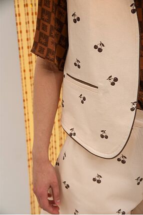 CHERRY ISLAND VEST