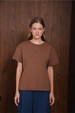 UNTOUCH TEE