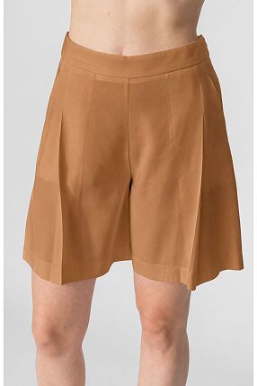SHORTS WITH PLEAT