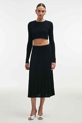 FEMME  KNITTED CROP TOP
