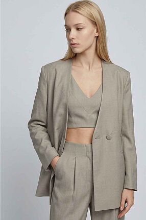 STATEMENT CROP TOP