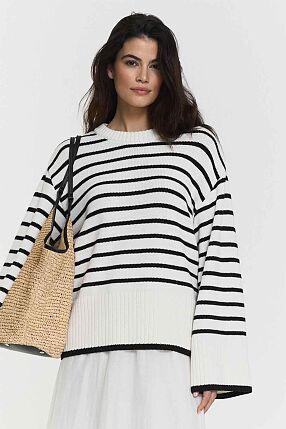 ADONI KNITTED SWEATER BLACK