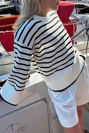 ADONI KNITTED SWEATER BLACK