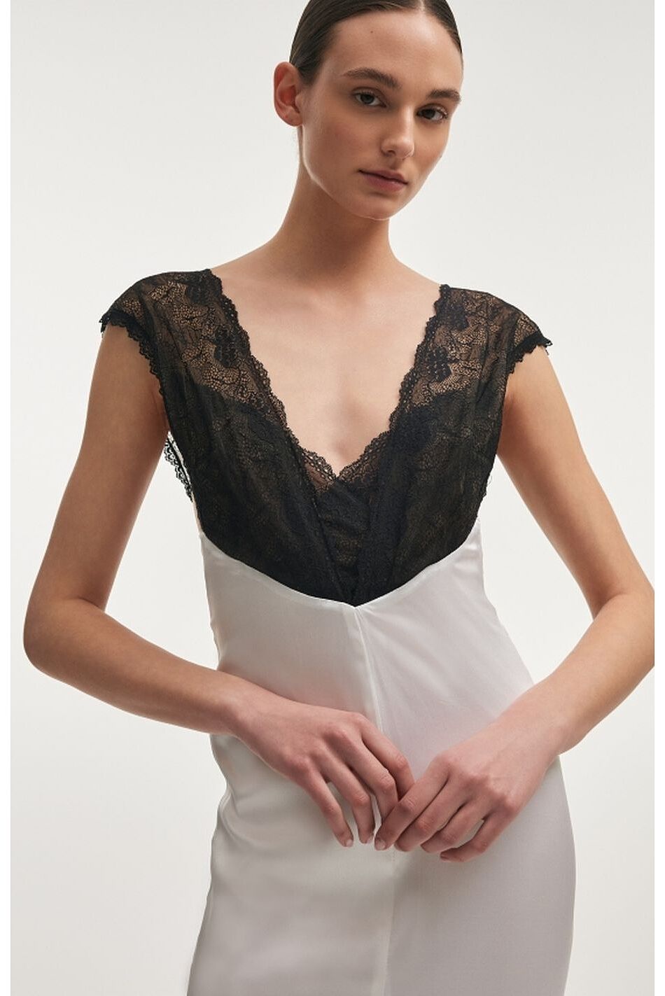 NAIA MIDI DRESS