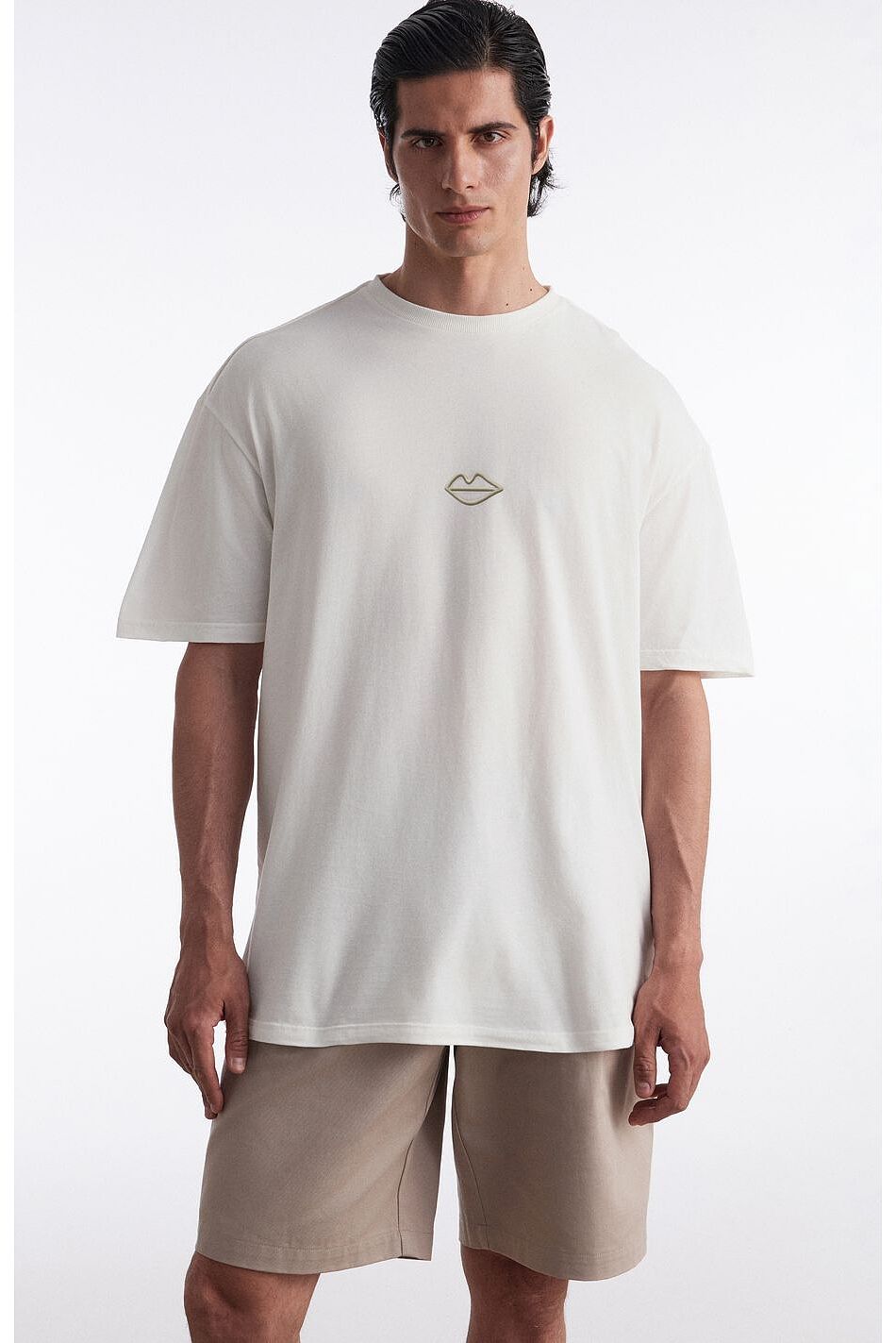 WE SHOULD KISS T-SHIRT