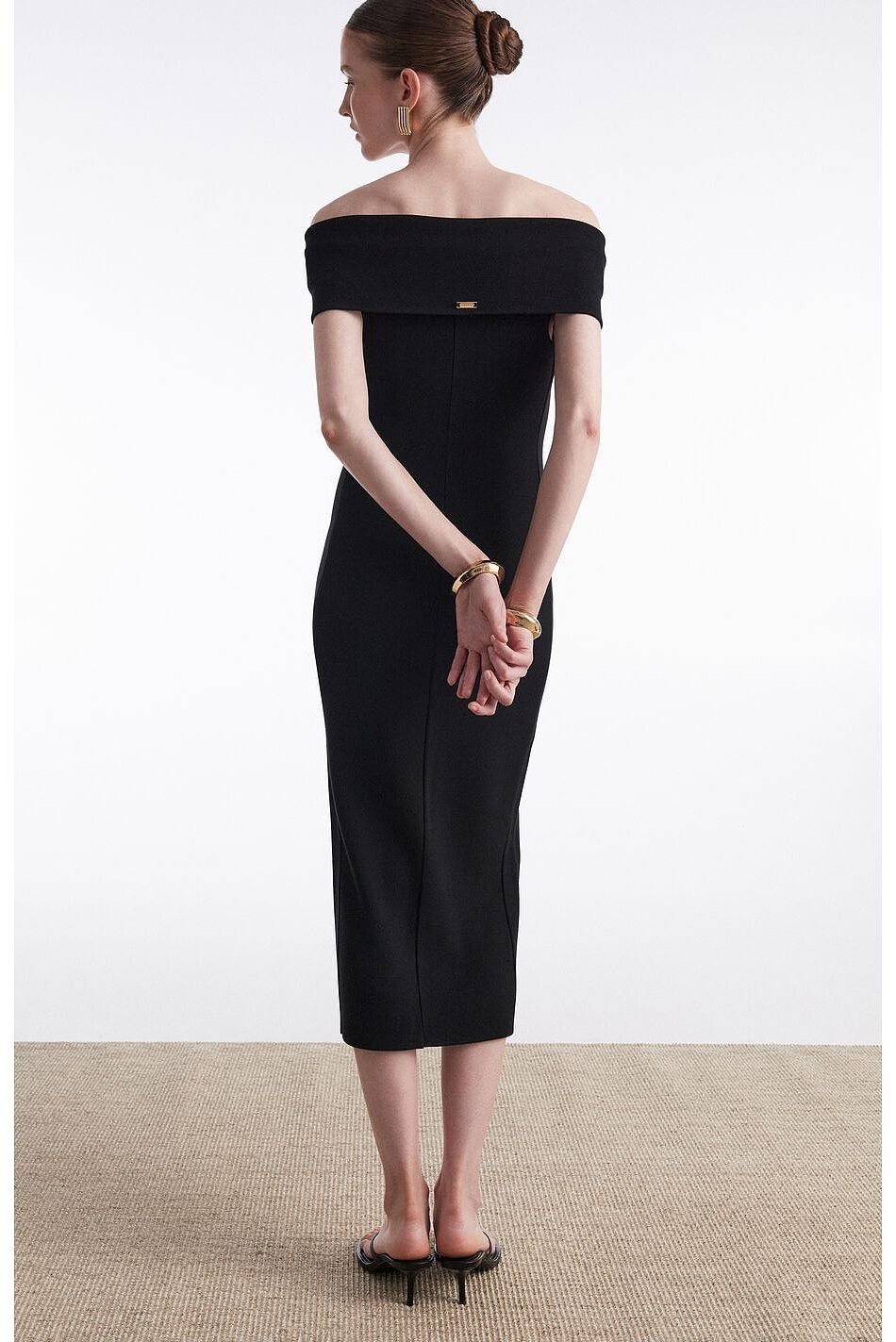 FINE LINE KNITTED DRESS