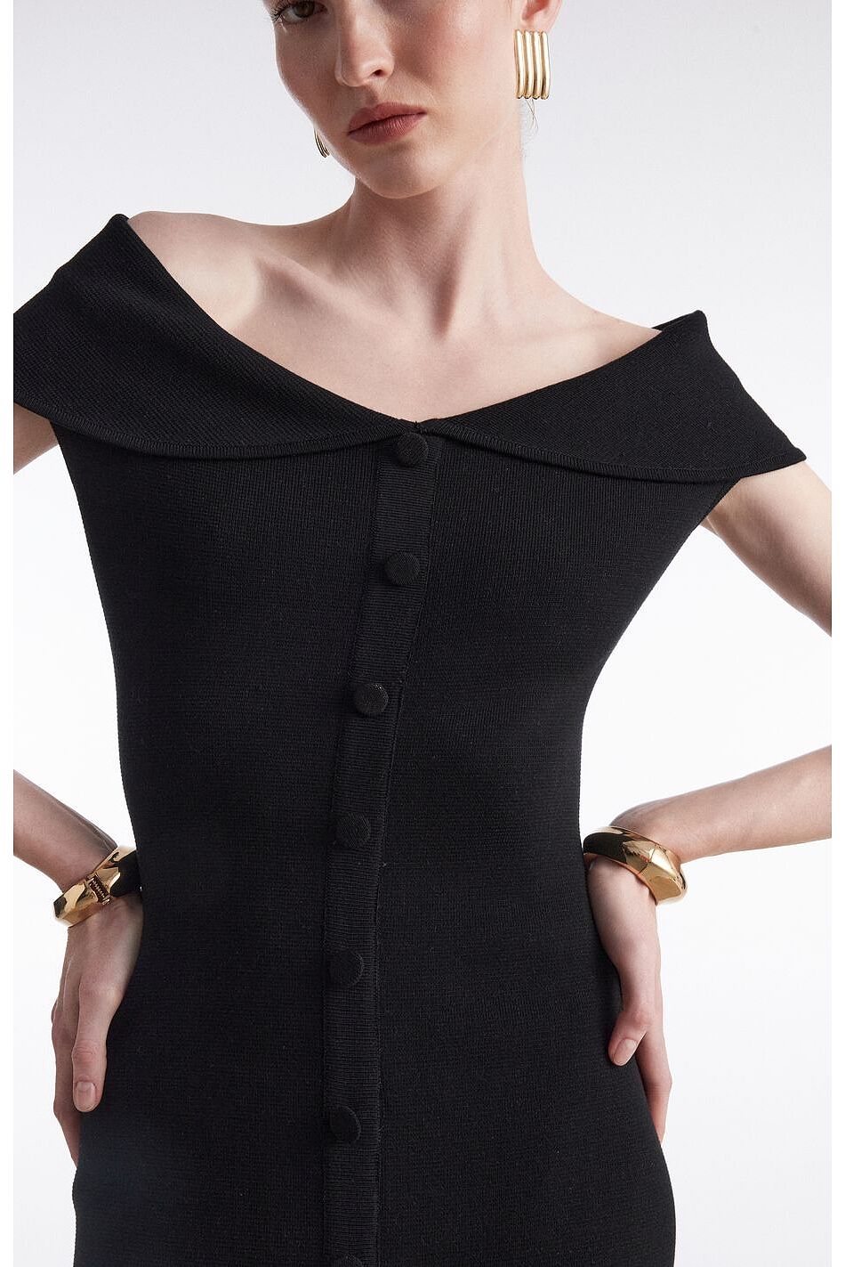 FINE LINE KNITTED DRESS