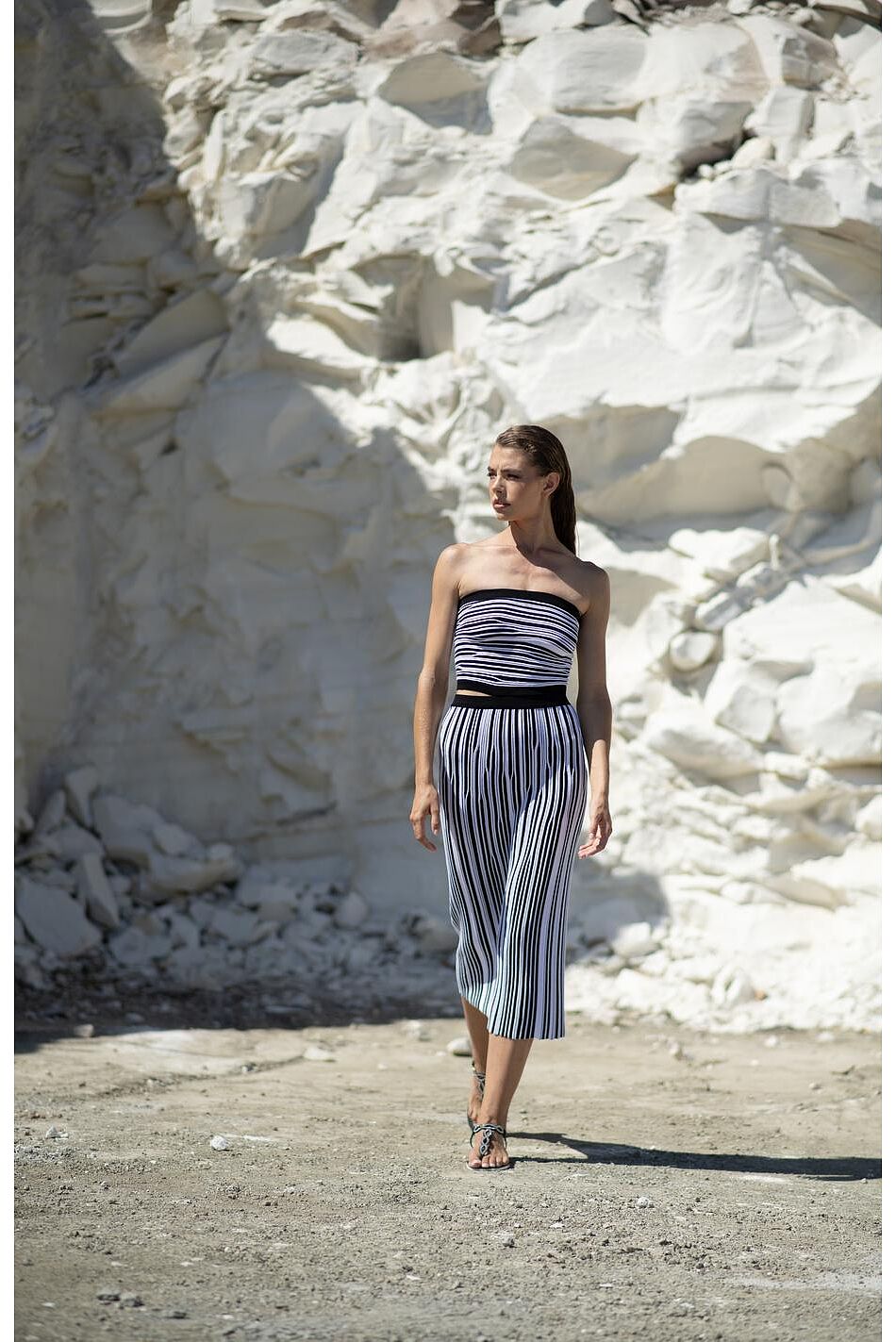 MONOCHROME WAVES MIDI DRESS