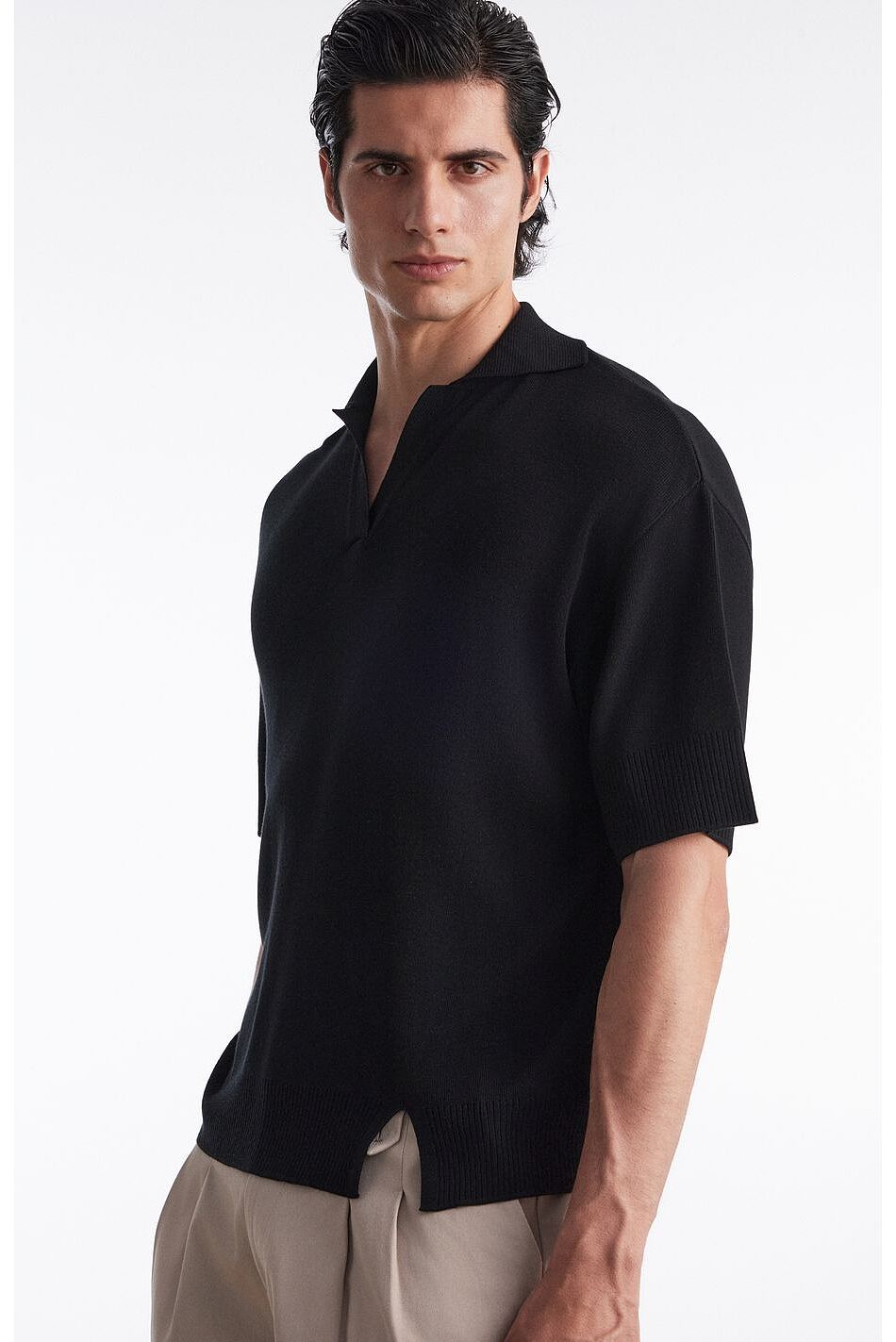 FINE LINE KNITTED POLO SHIRT