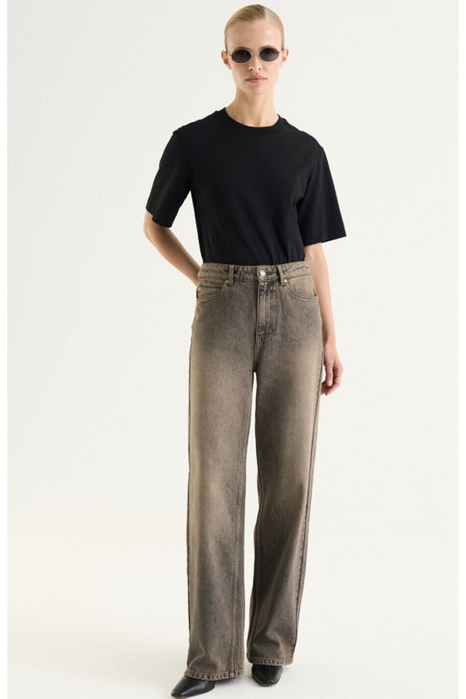 CHELSEY TEE