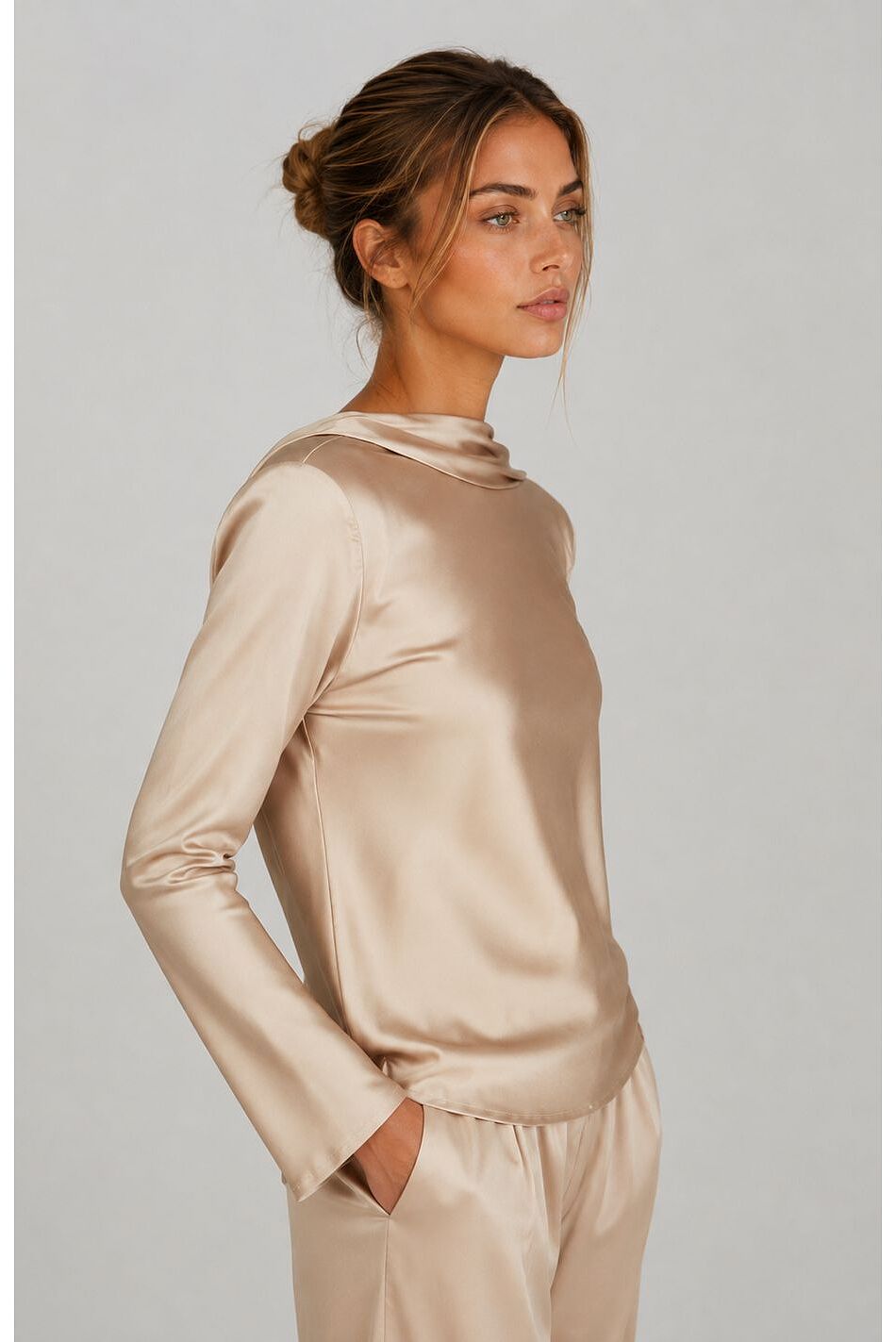 SLEEK DRAPPING BLOUSE