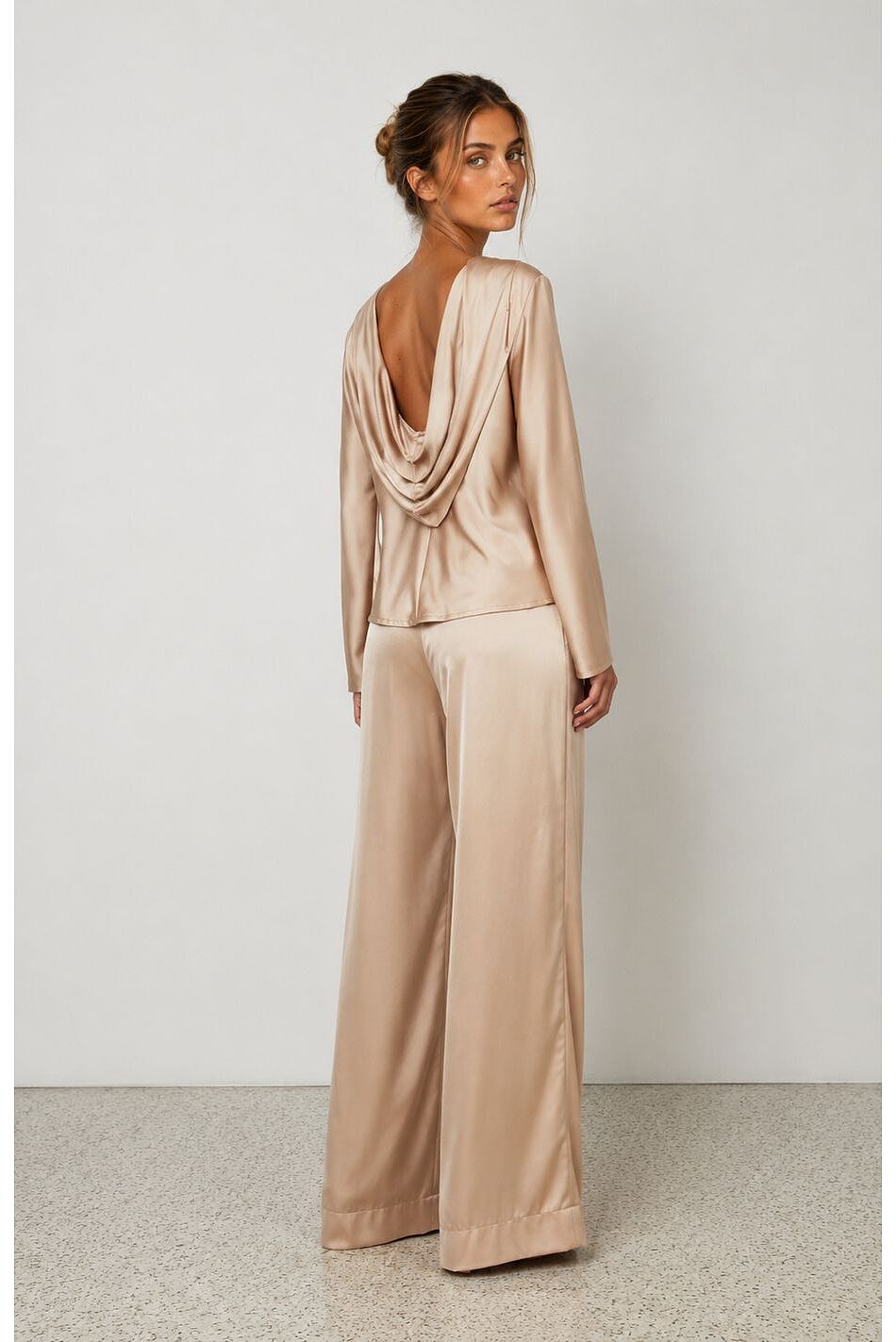 SLEEK DRAPPING BLOUSE