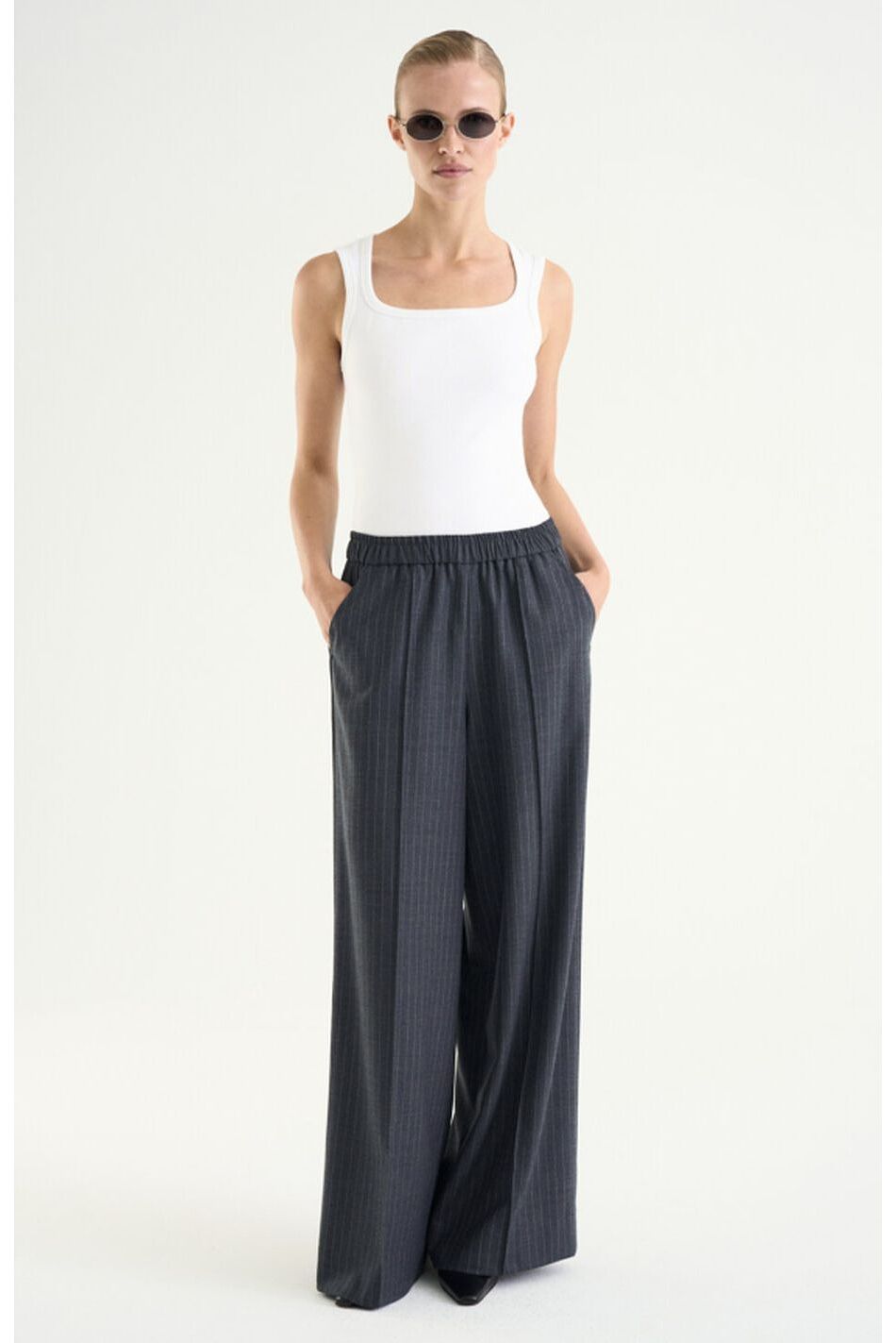 HERA SINGLET