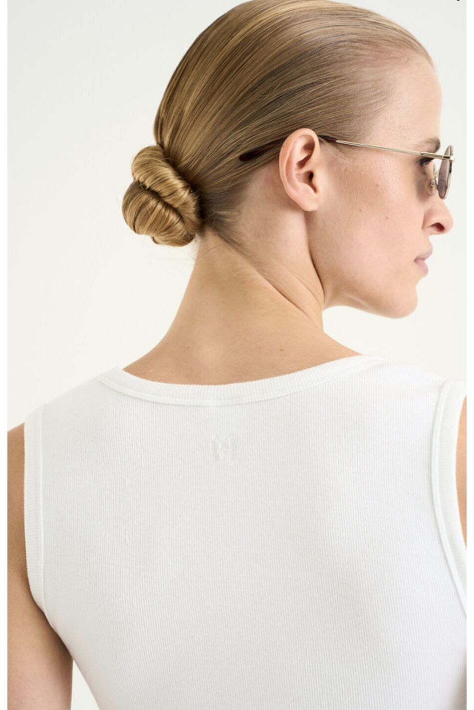 HERA SINGLET