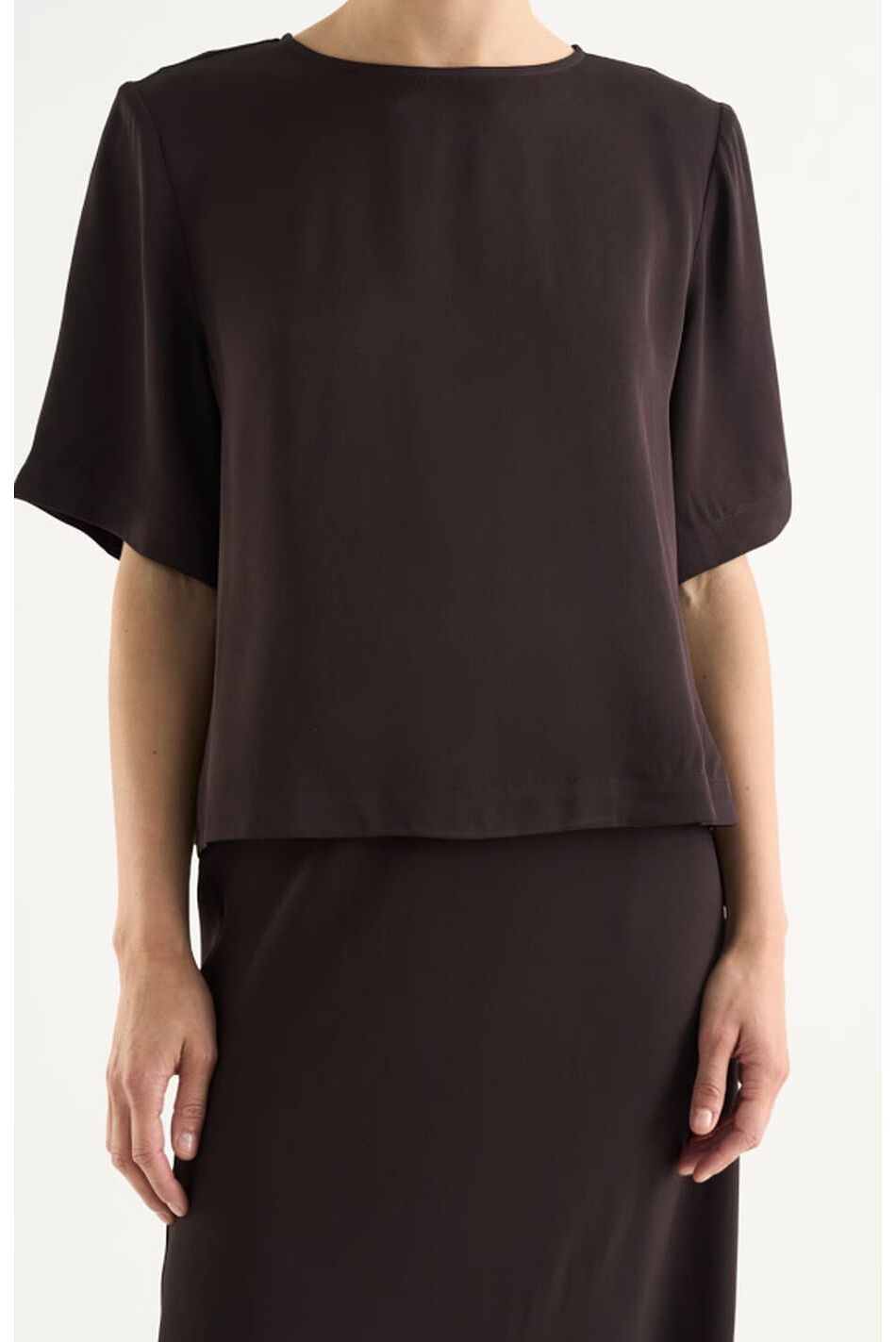 LEONIE SATIN TEE