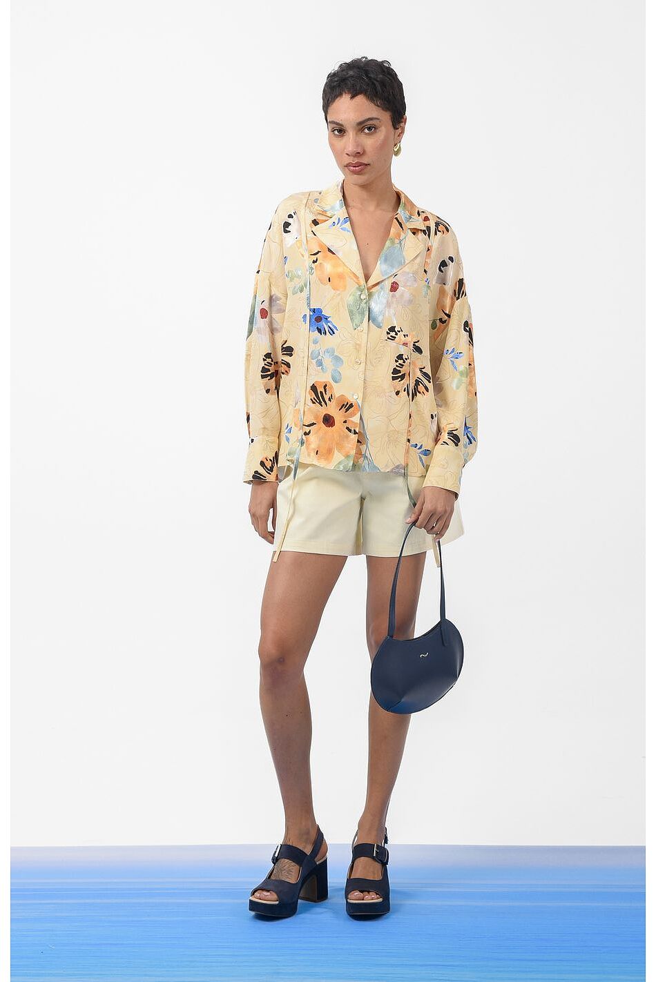 MOMENT SHORTS