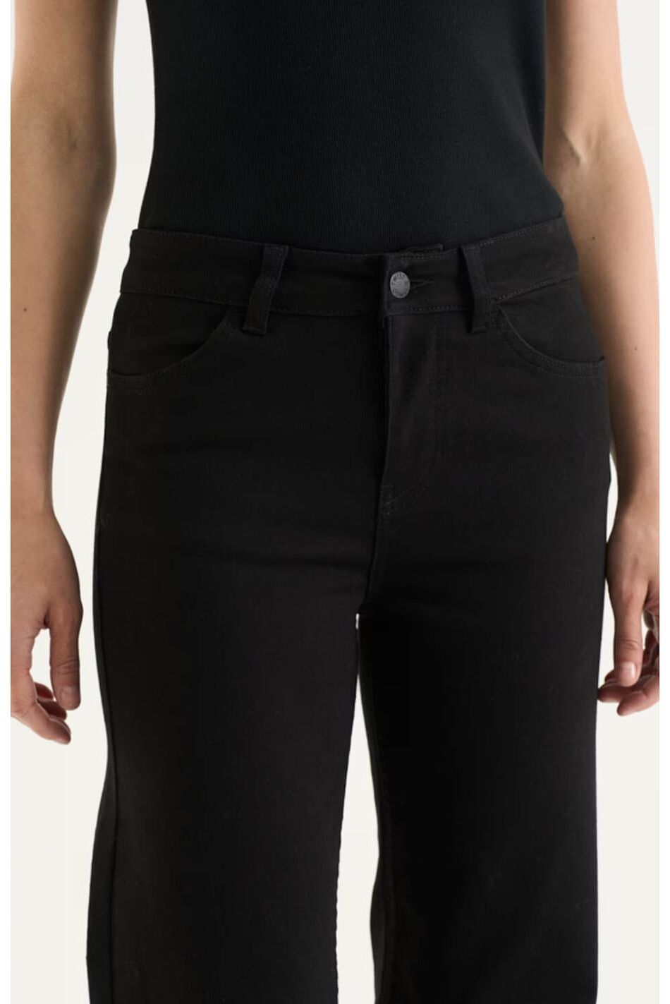 NORA JEANS