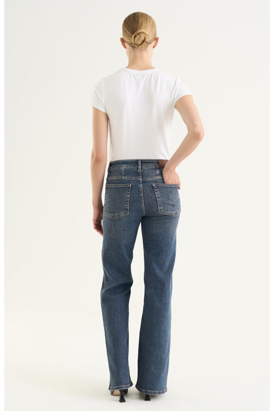 NORA JEANS