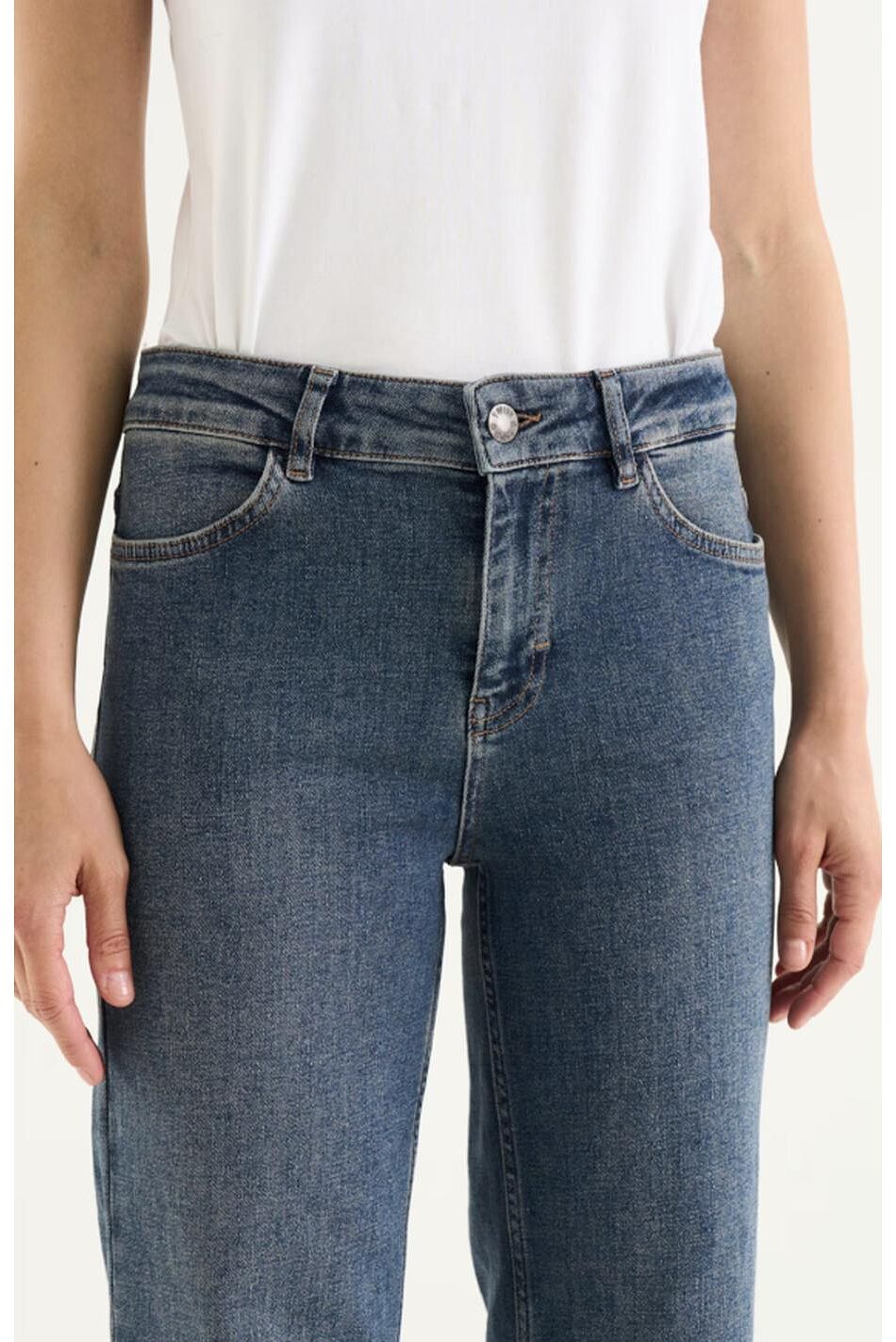 NORA JEANS