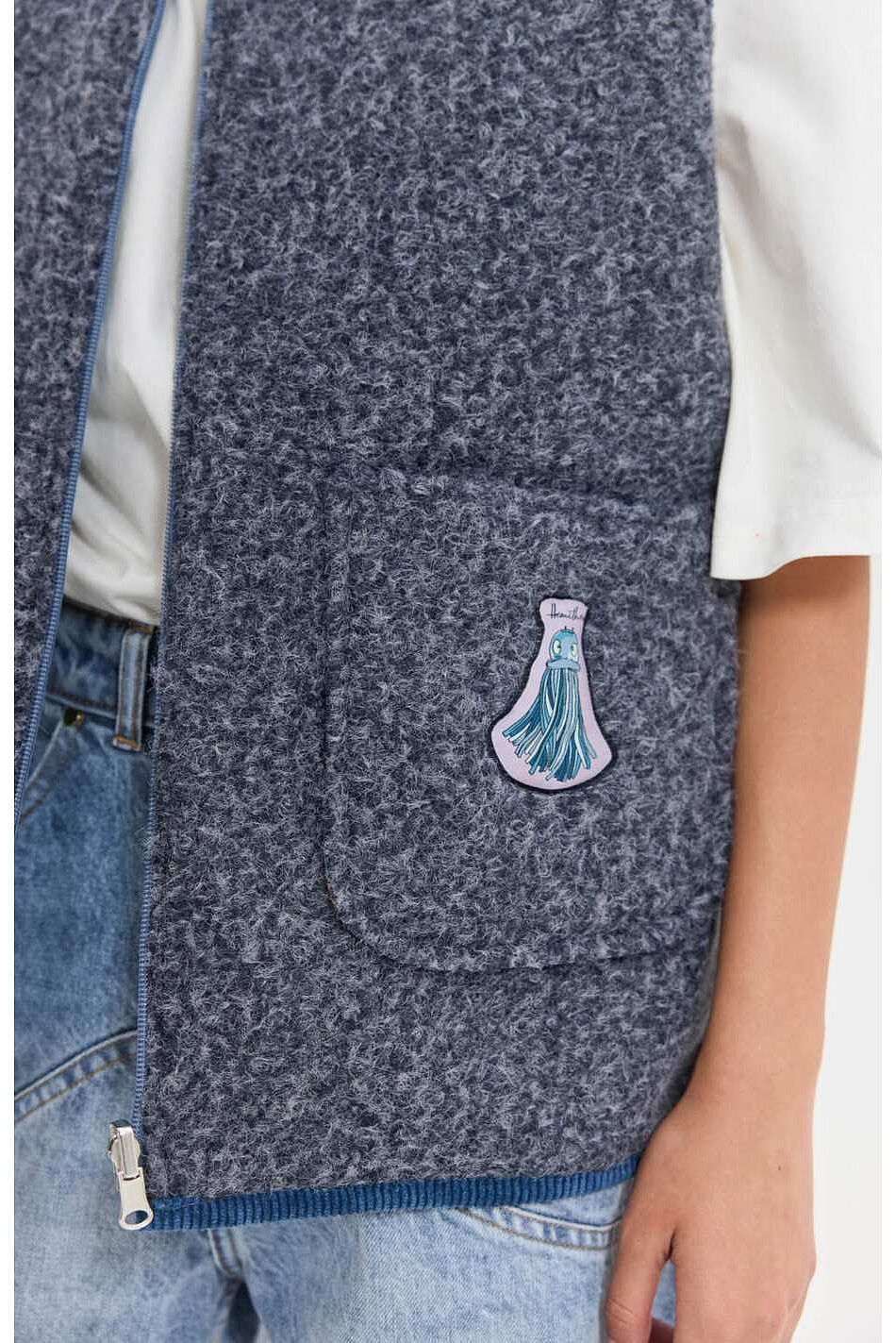 TITAN VEST