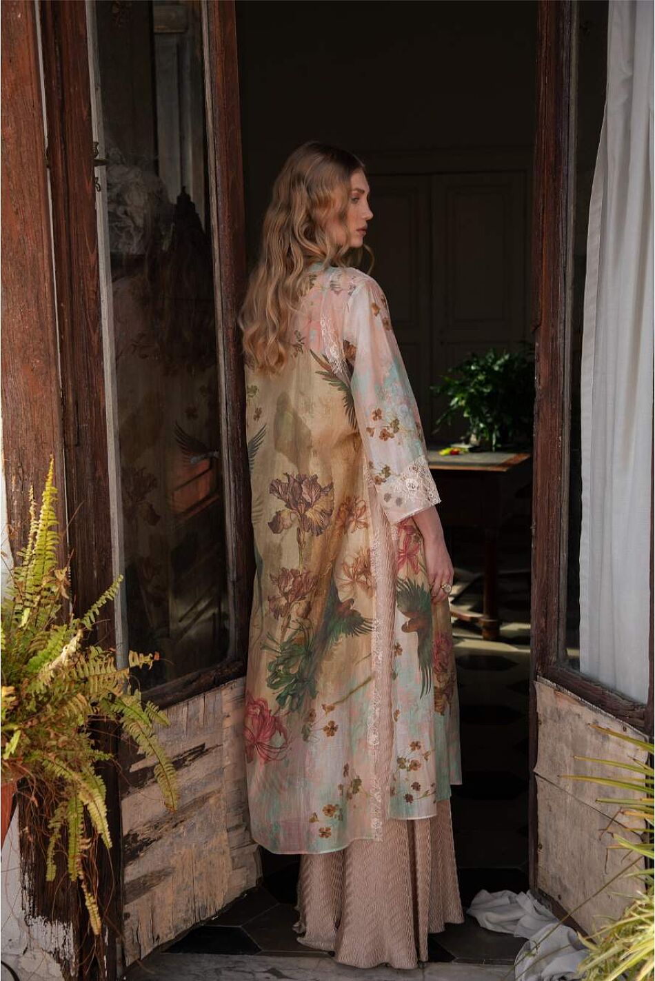 DELICATE DRESS
