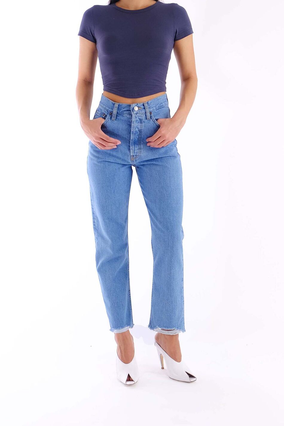 GIA MEDIUM DISTRESSED