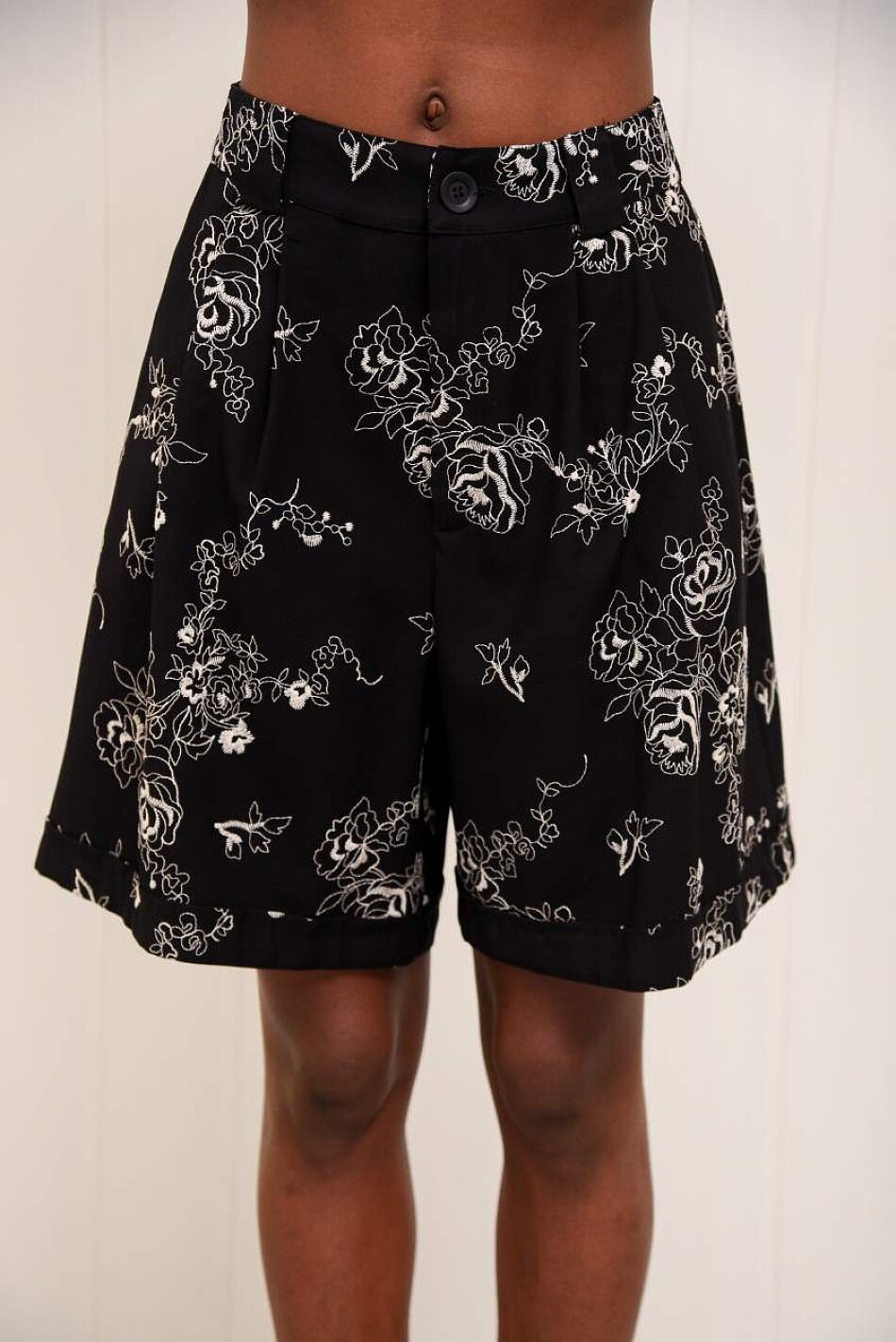 MI LUV YUH SHORTS