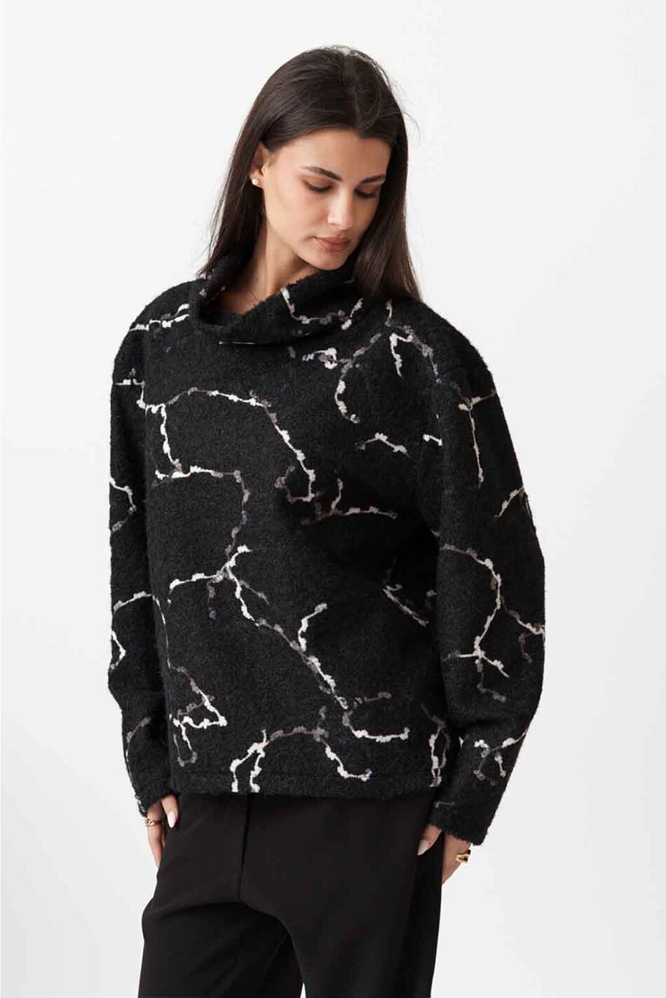 HIGH NECK KNIT TOP