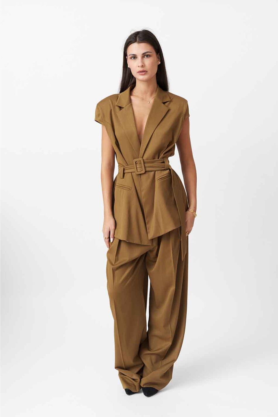 PANTS WITH PLEATS