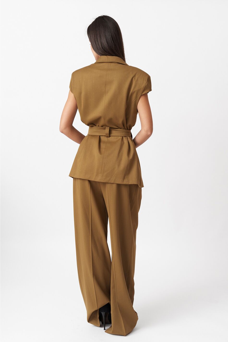 PANTS WITH PLEATS