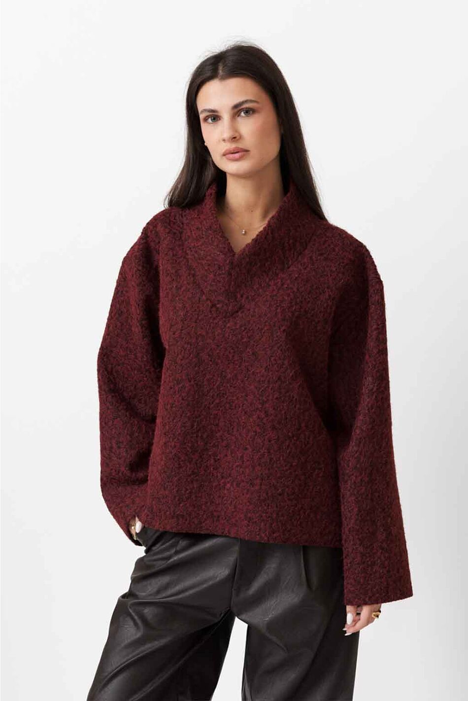 V NECK KNIT TOP