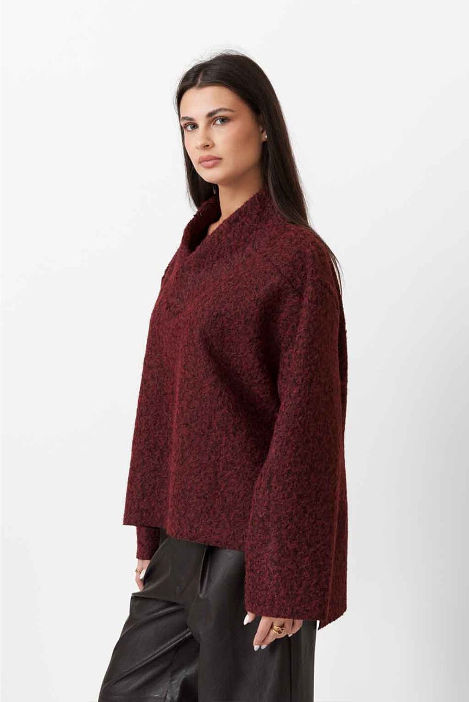 V NECK KNIT TOP
