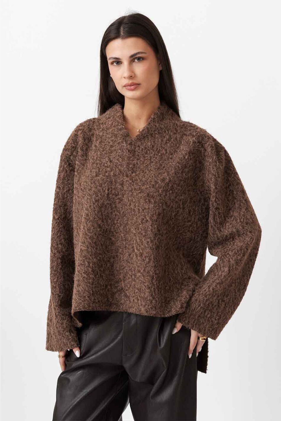 V NECK KNIT TOP