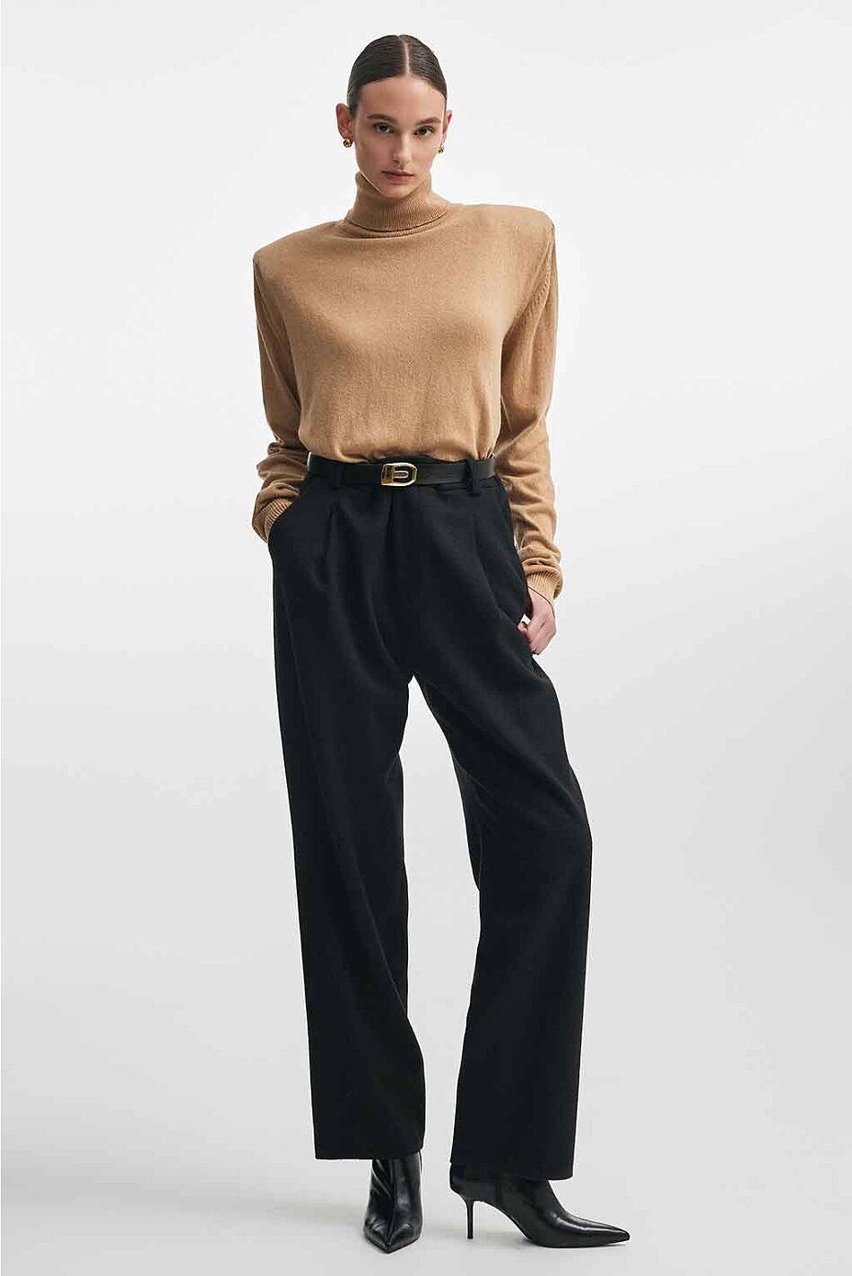 BASICK KNITTED BLOUSE