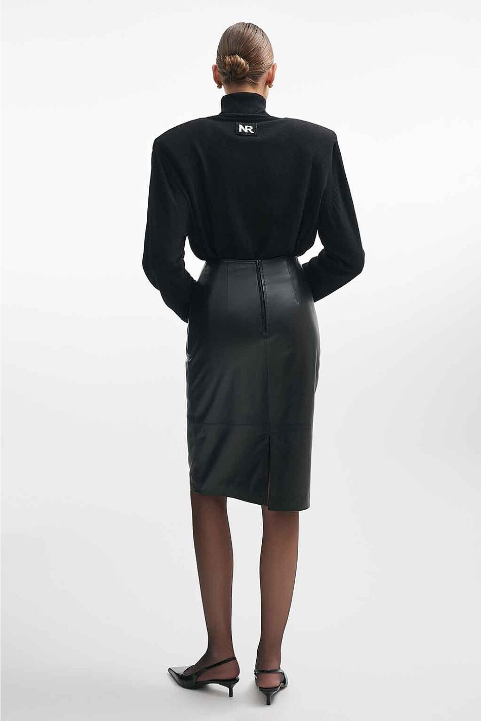 BASICK KNITTED BLOUSE