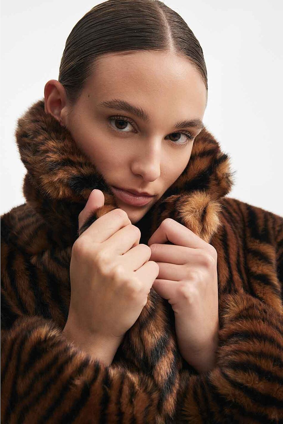 THROWBACK FUR CROPPED JACKET