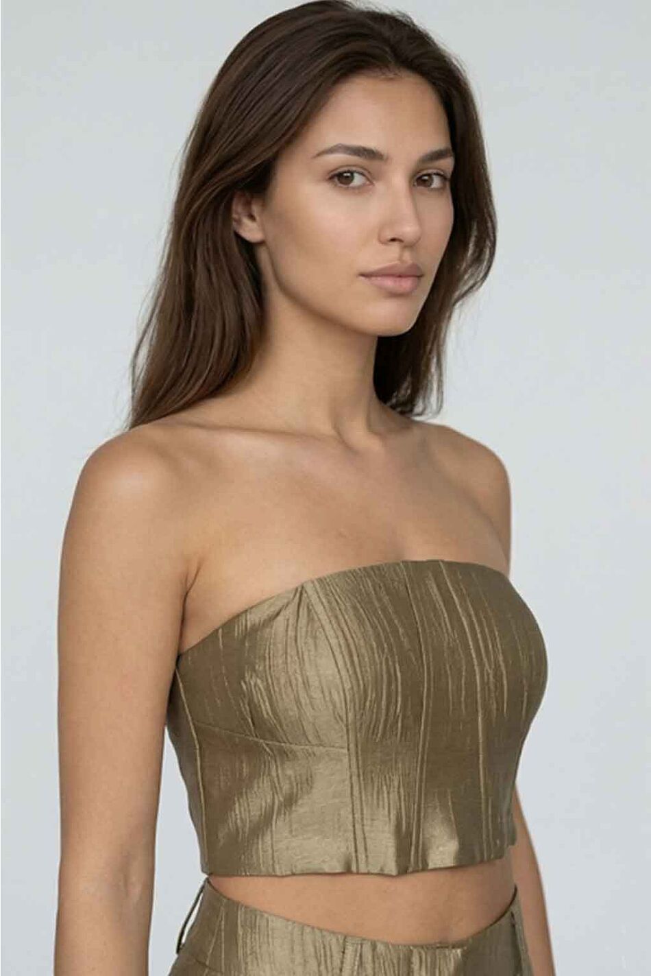 DIVOTE BUSTIER