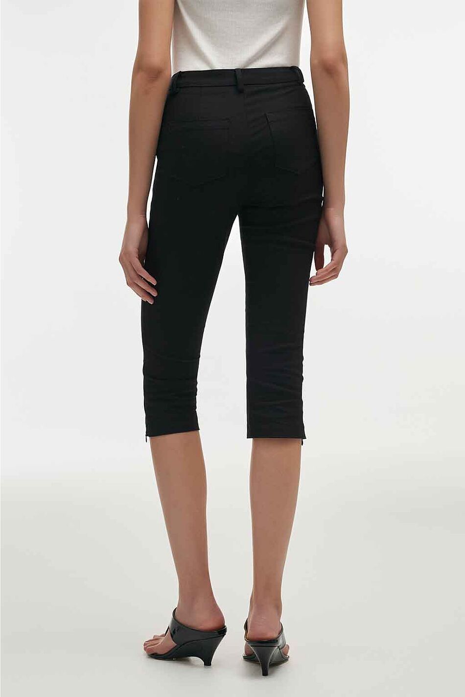LOLITA CAPRI TROUSERS