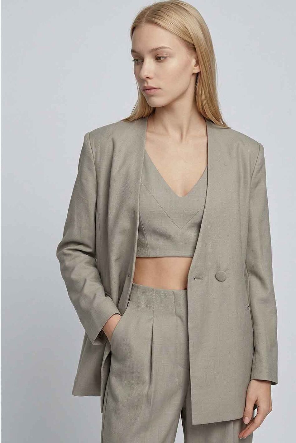 STATEMENT CROP TOP